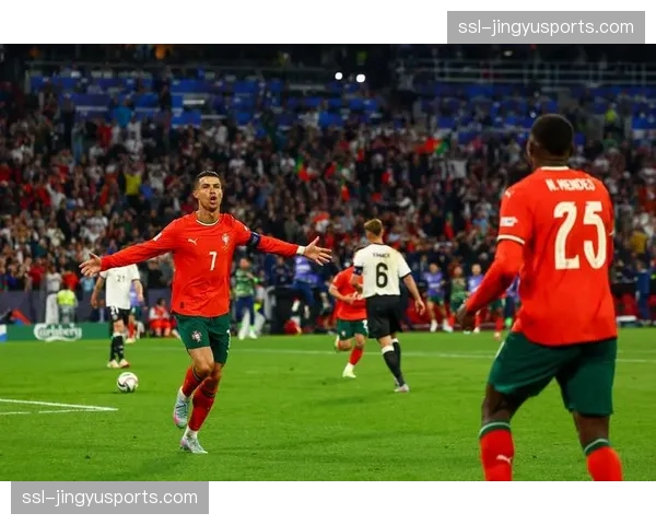 C罗接受采访，否认关于他将收购一支葡萄牙低级别联赛球队的传言